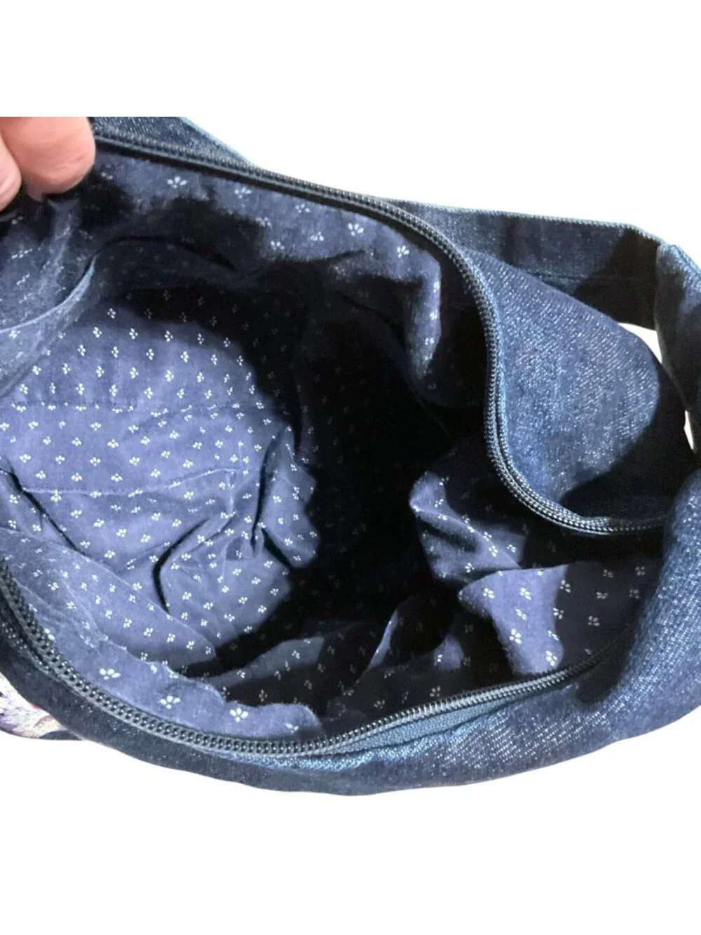 Vtg Denim Hobo Shoulder Bag With Embroidered Floral Design & Zipper Closure